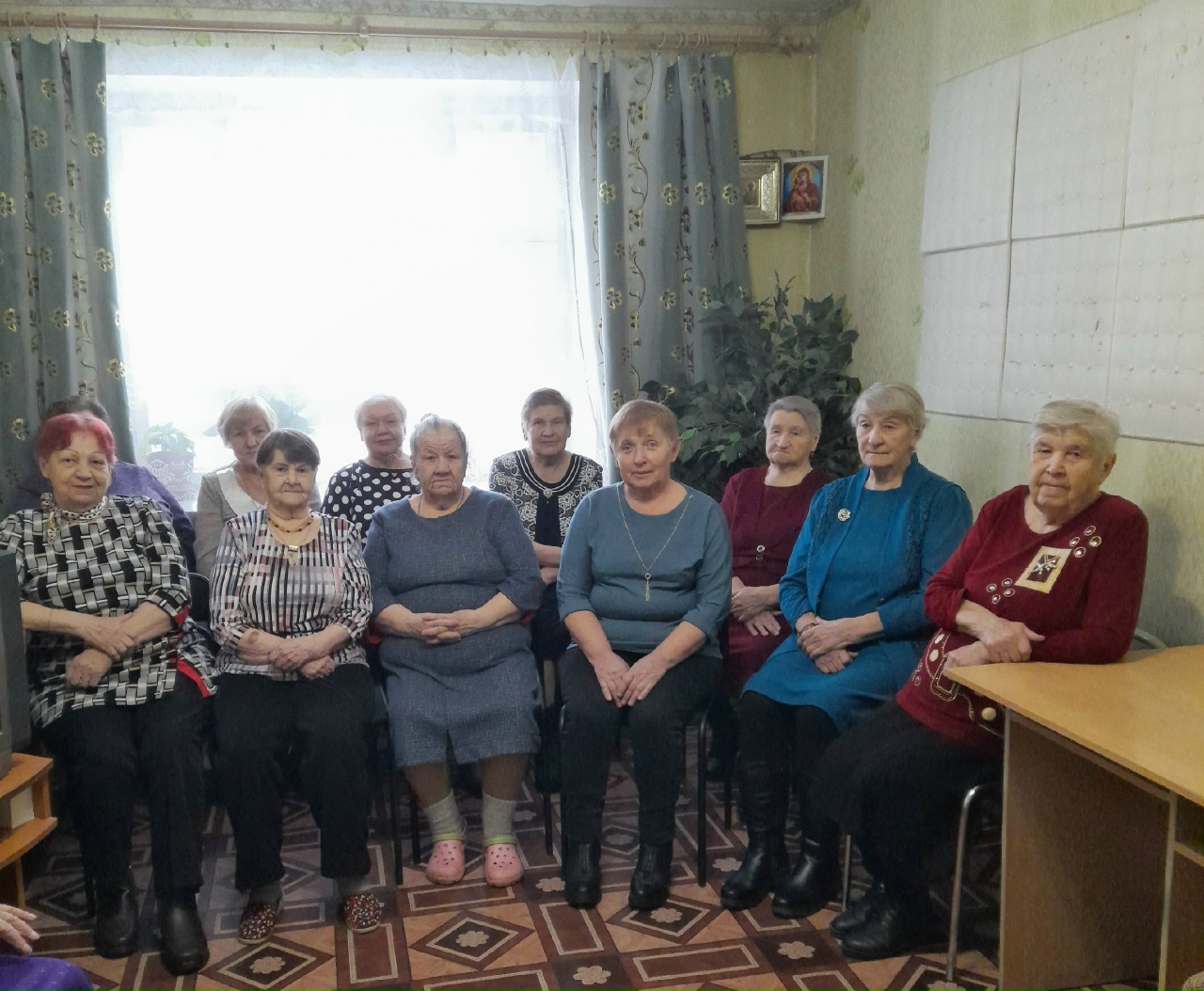  Душевный праздник в Доме ветеранов: концерт ко Дню матери