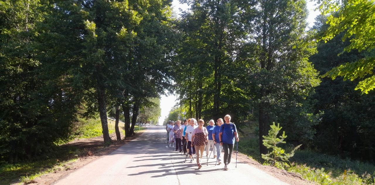 "Спорт вне возраста": "Добрые сердца" и День физкультурника в Липином Бору!