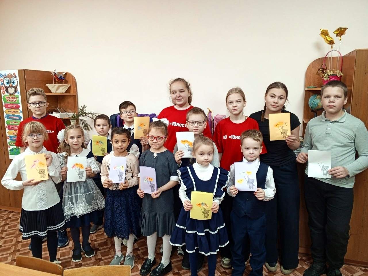 Накануне праздника, посвященного нашим любимым мамам, волонтерский отряд "Юность" организовал трогательную акцию "Нежные слова для Мамы!".