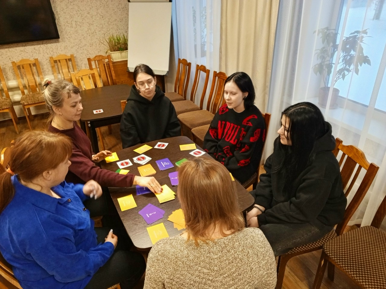 Игра "Свой среди своих"