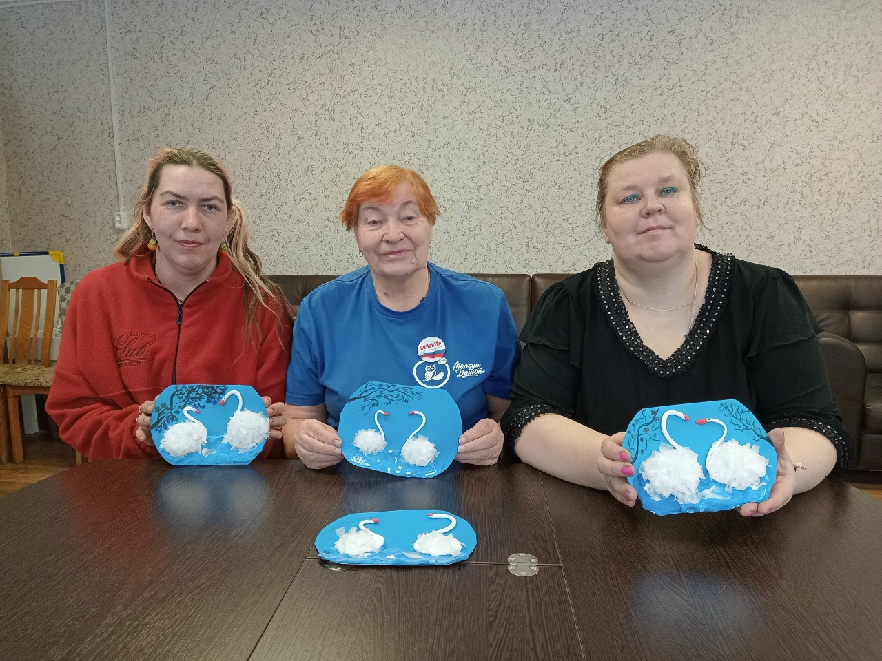 "Серебряный" волонтер Валентина Фёдоровна Смирнова вновь подарила клубу "Вероника" мир творчества!