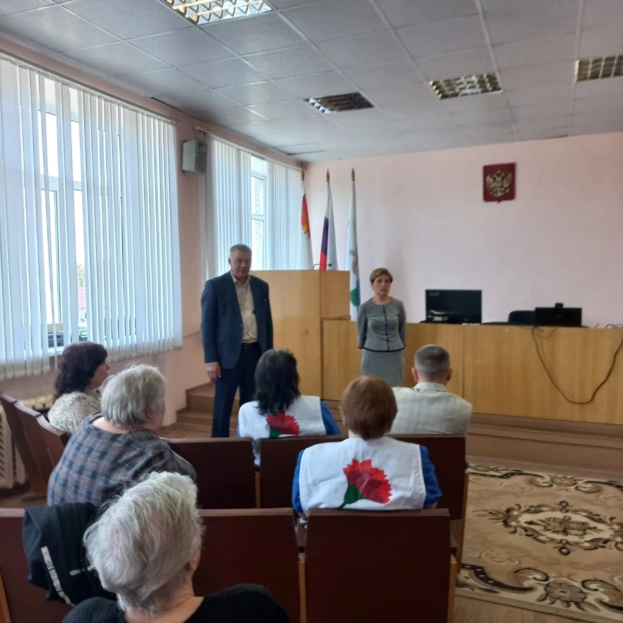 Вчера состоялась встреча Главы Вашкинского округа с активистами отряда "серебряных" волонтеров и представителями ветеранских и общественных организаций.