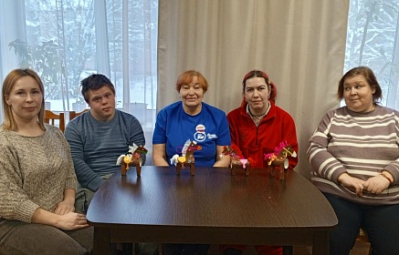 Продолжаются плодотворные тематические мастер-классы в группе "Вероника" социально-реабилитационной службы.